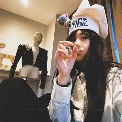 阿罗有枝彩色笔